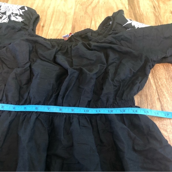 Knox Rose Black Floral Embroidered Elastic Bell Sleeve Dress 31” Long Sz Medium - Picture 8 of 10